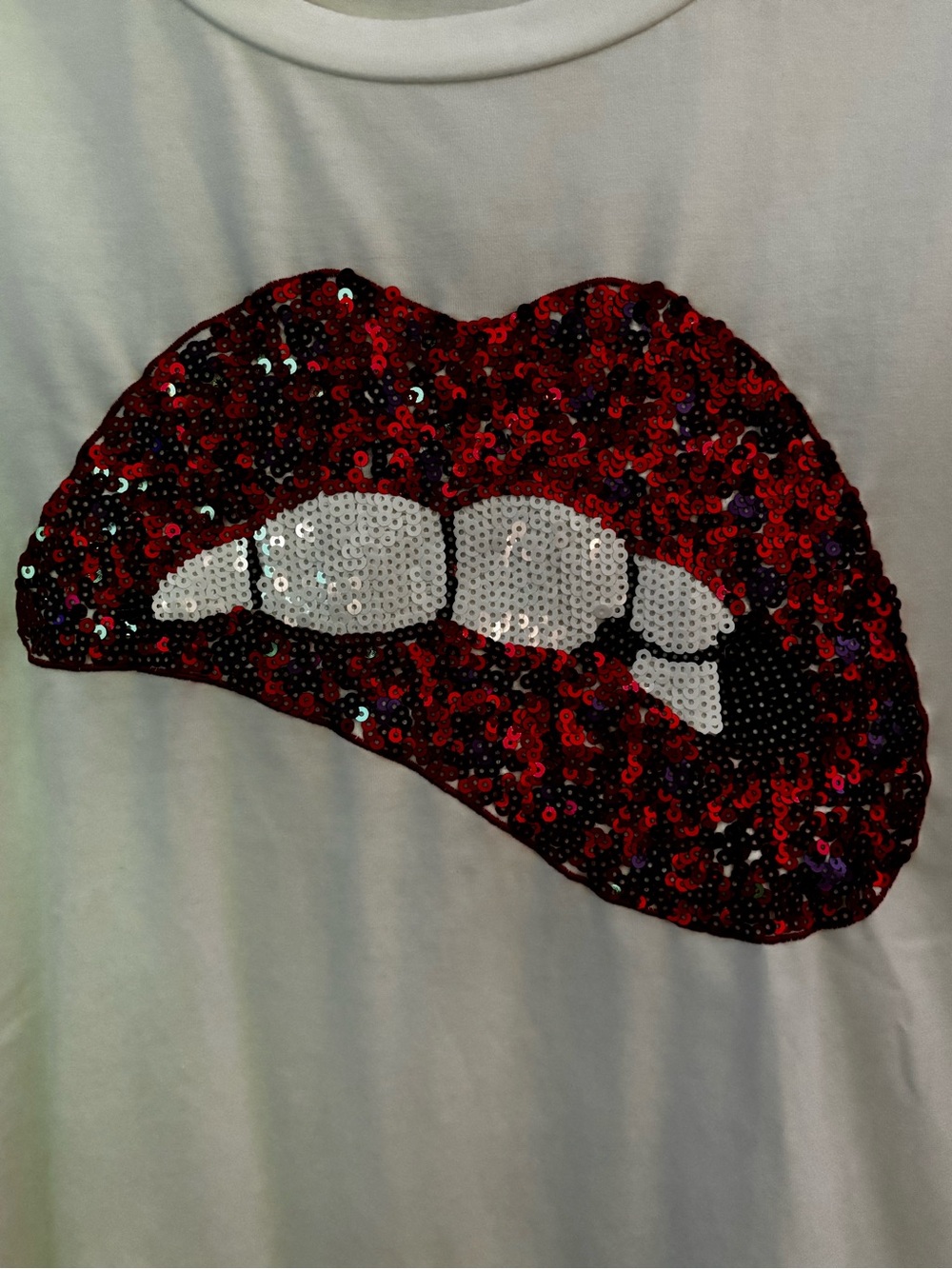 XXL SPARKLING White Sequin Lip Graphic Tee - Women - Picture 3 of 6